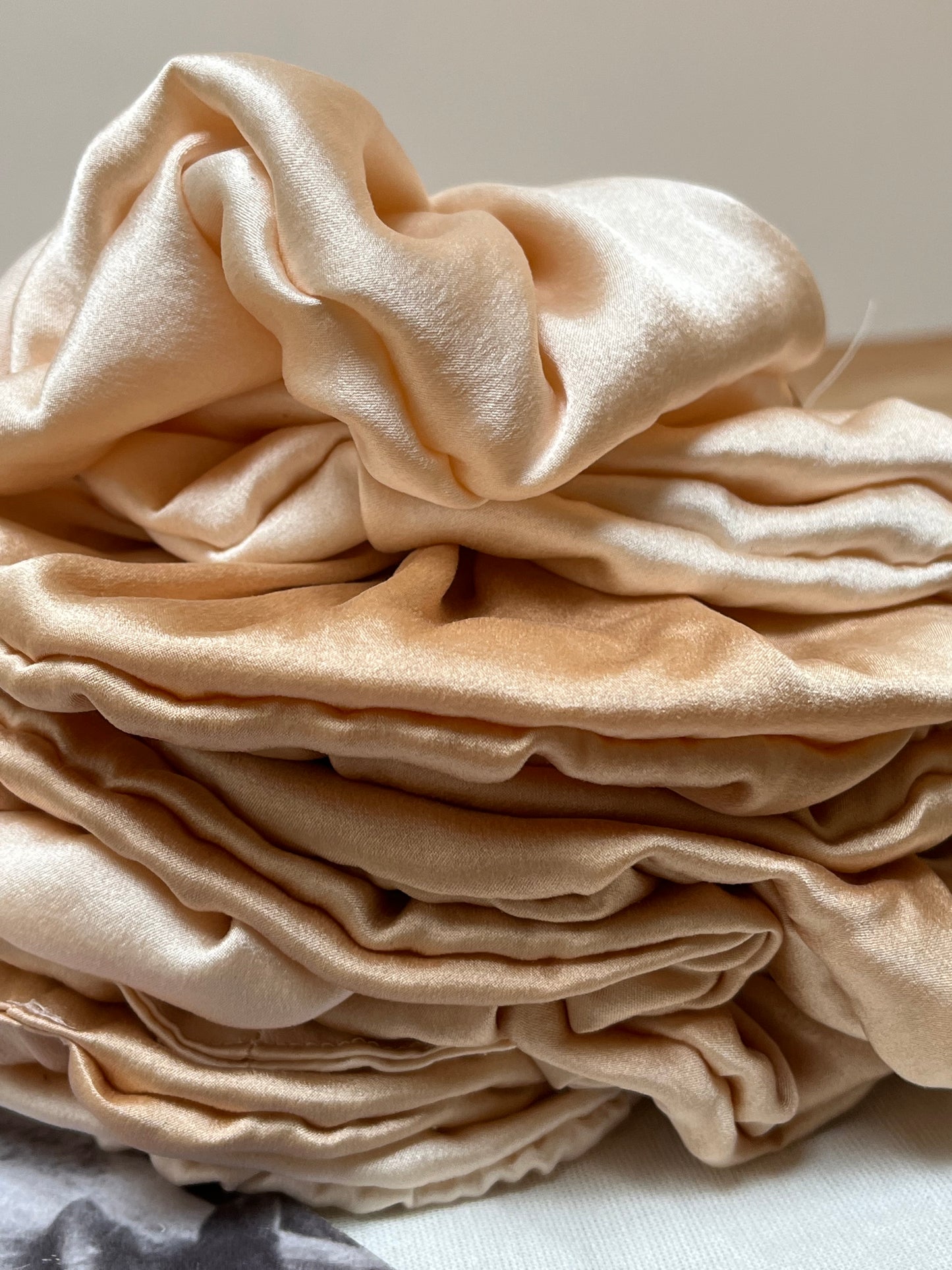 Vanille Silk Scrunchie